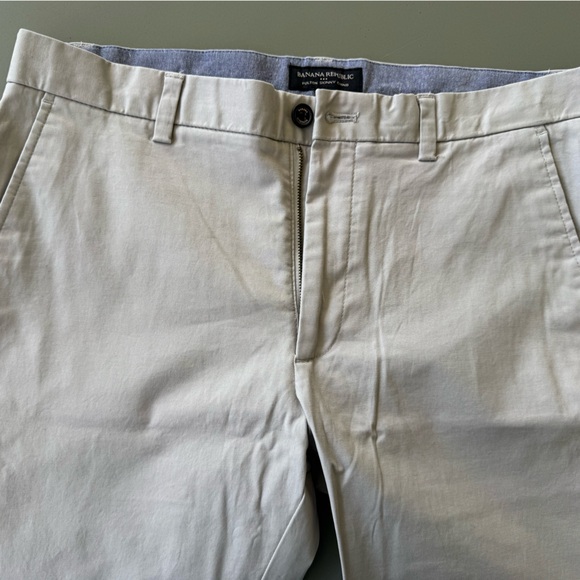 Banana Republic Men's Cream Pants - Picture 3 of 3